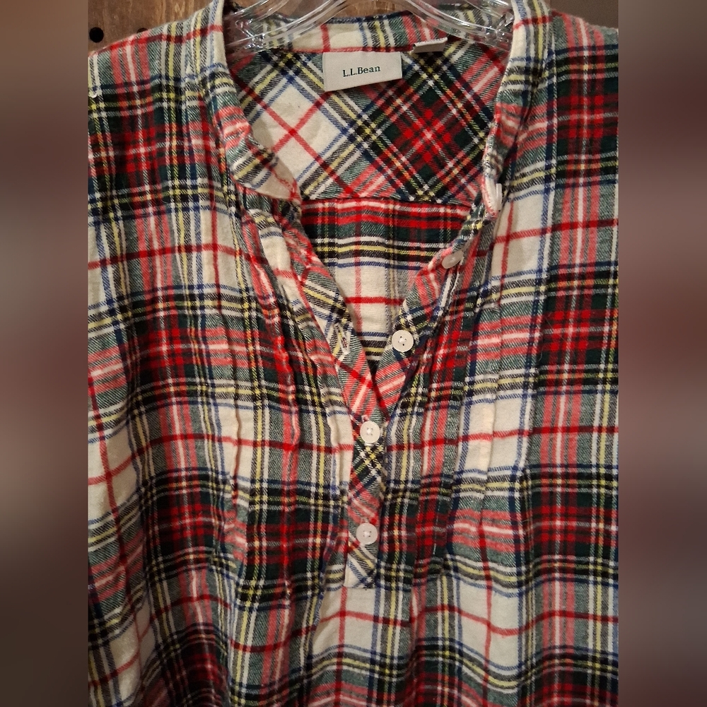 Vintage 💫 LL Bean Pintuck Flannel Nightgown Small - Picture 2 of 6